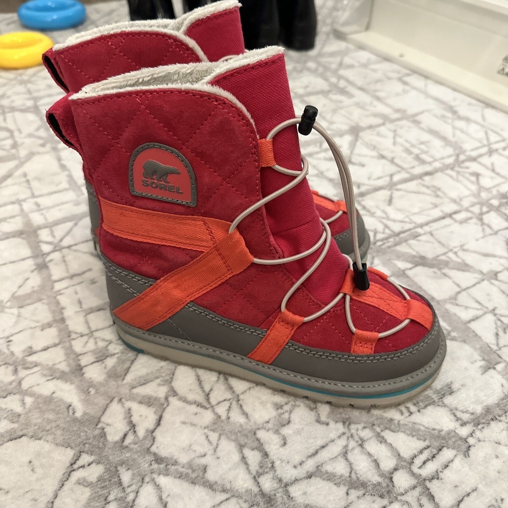 Sorel‎ Kids Sz 4 US Glacy Explorer Shortie Snow Boot Pink Gray Red NY1874-600 - Picture 2 of 6